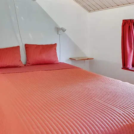 Prázdninový dům Emly - 1-1km From The Sea By Interhome