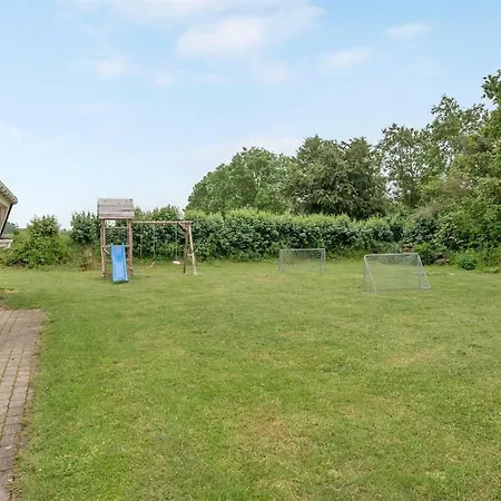 Prázdninový dům Emly - 1-1km From The Sea By Interhome