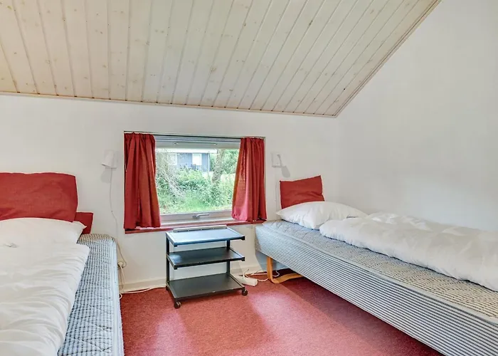 Emly - 1-1km From The Sea By Interhome