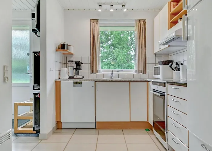 Emly - 1-1km From The Sea By Interhome