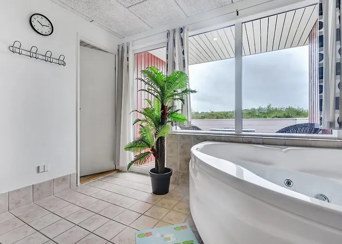 Emly - 1-1km From The Sea By Interhome 別荘